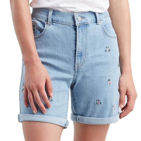 Levi's Pants - Levi's Embroidered Flower Classic Short Jean Shorts Size 29